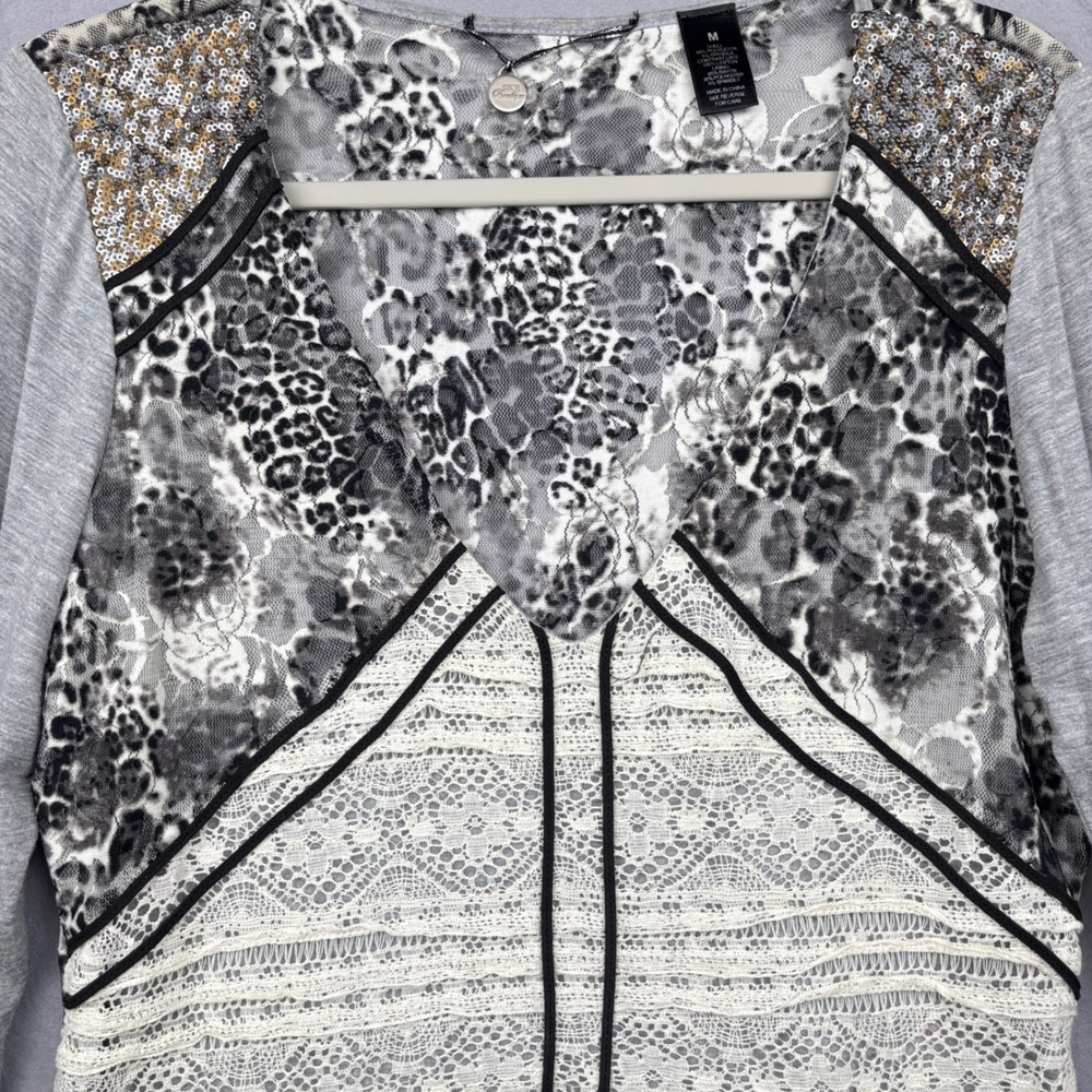 BKE Boutique Mixed Media Top Womens M Lace Leopard Sequin - Picture 3 of 8